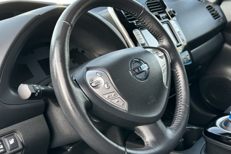 Продам Nissan Leaf 24 kw  2013 года в Луцке