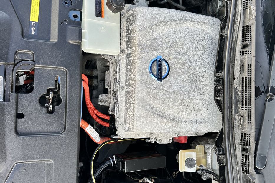 Продам Nissan Leaf 24 kw  2013 года в Луцке