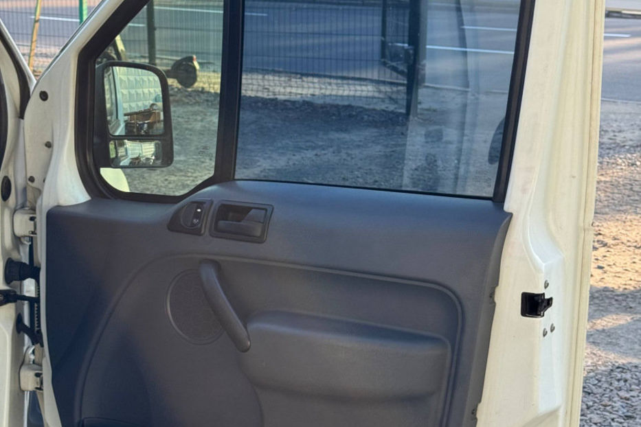 Продам Ford Transit Connect груз. 1.8TD MT (90 к.с.) LWB 2011 года в Киеве