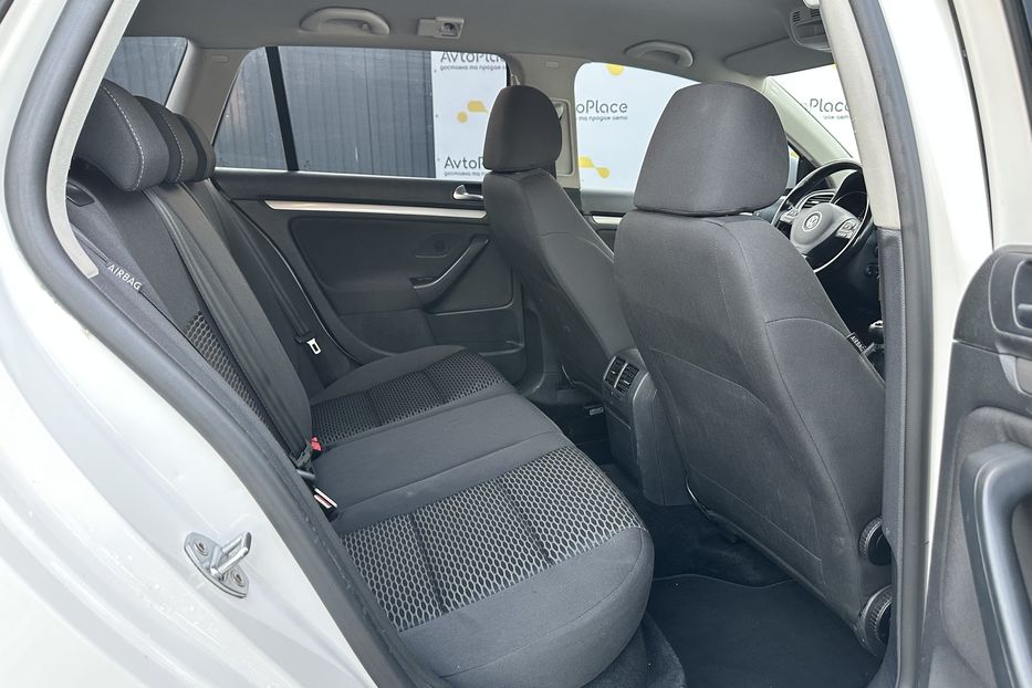 Продам Volkswagen Golf  VI 2011 года в Луцке