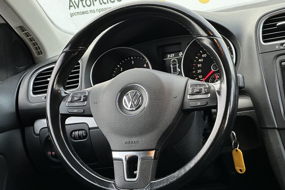 Продам Volkswagen Golf  VI 2011 года в Луцке