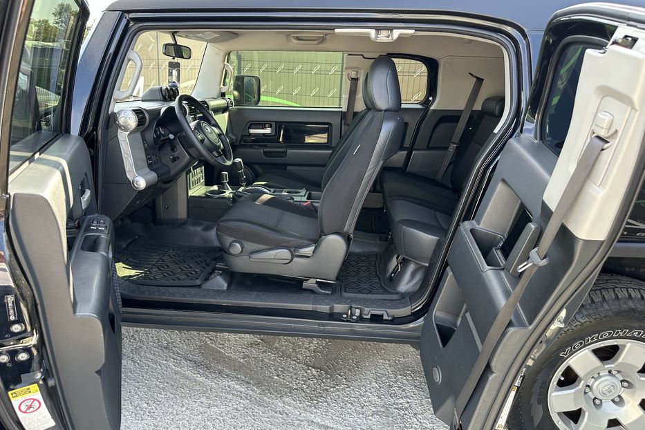 Продам Toyota FJ Cruiser 2008 года в Киеве