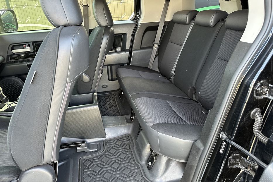 Продам Toyota FJ Cruiser 2008 года в Киеве