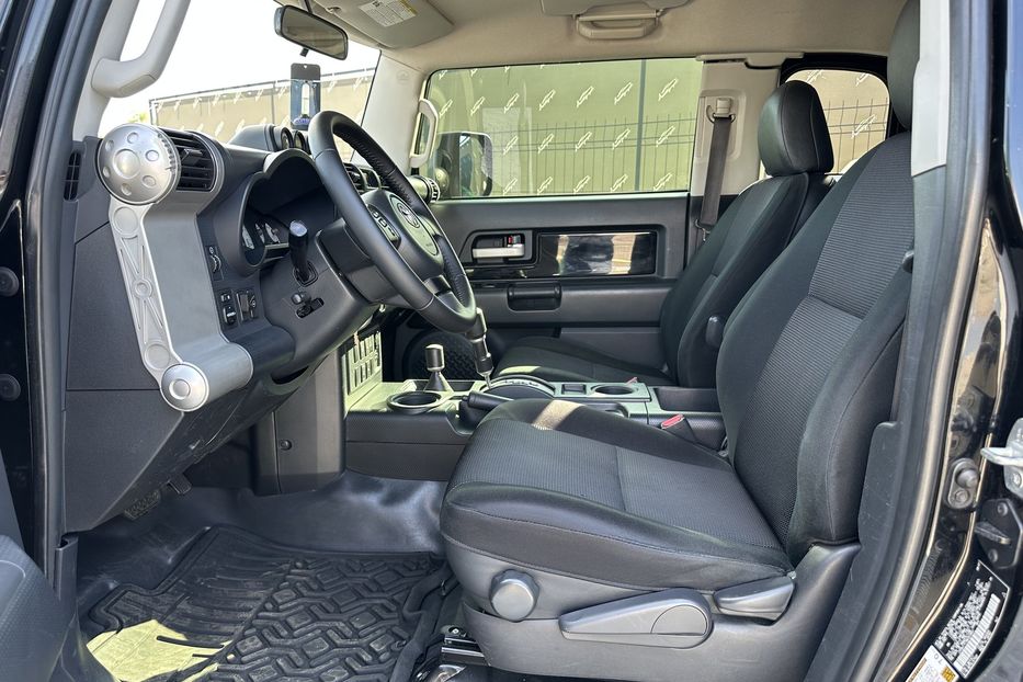 Продам Toyota FJ Cruiser 2008 года в Киеве