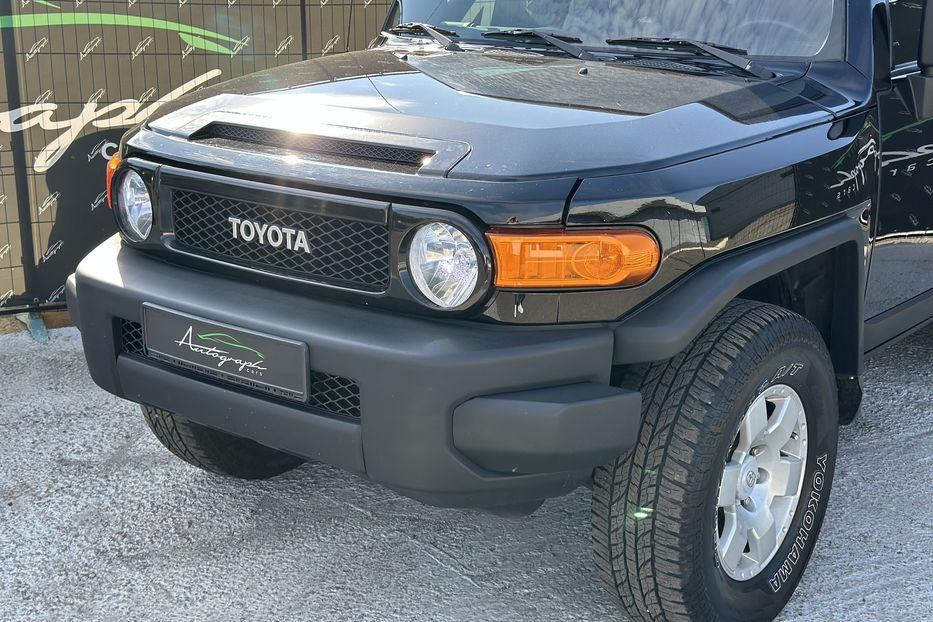 Продам Toyota FJ Cruiser 2008 года в Киеве