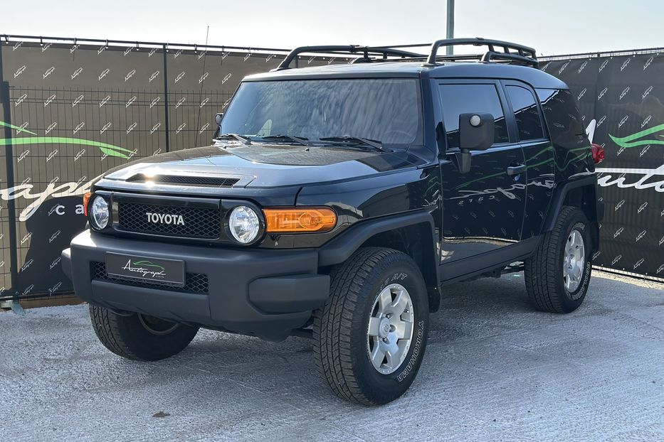 Продам Toyota FJ Cruiser 2008 года в Киеве