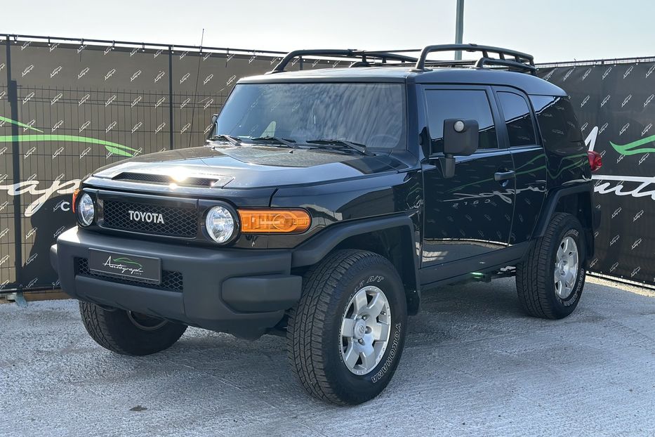 Продам Toyota FJ Cruiser 2008 года в Киеве