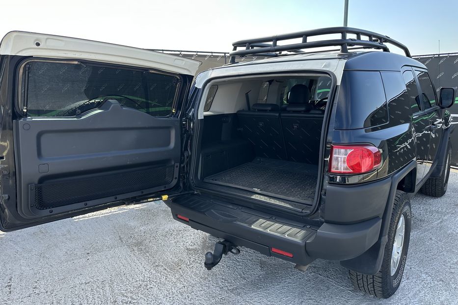 Продам Toyota FJ Cruiser 2008 года в Киеве