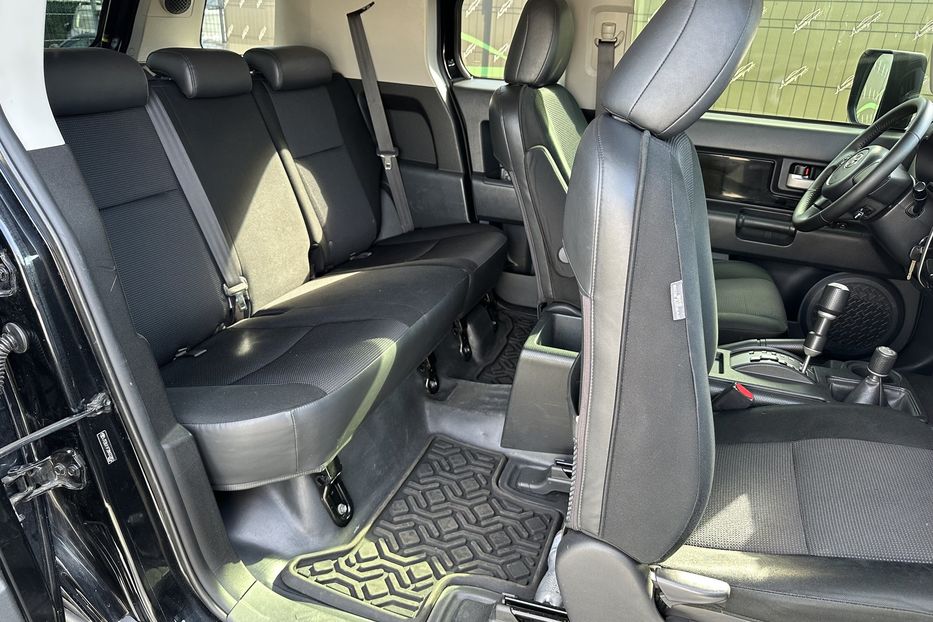 Продам Toyota FJ Cruiser 2008 года в Киеве