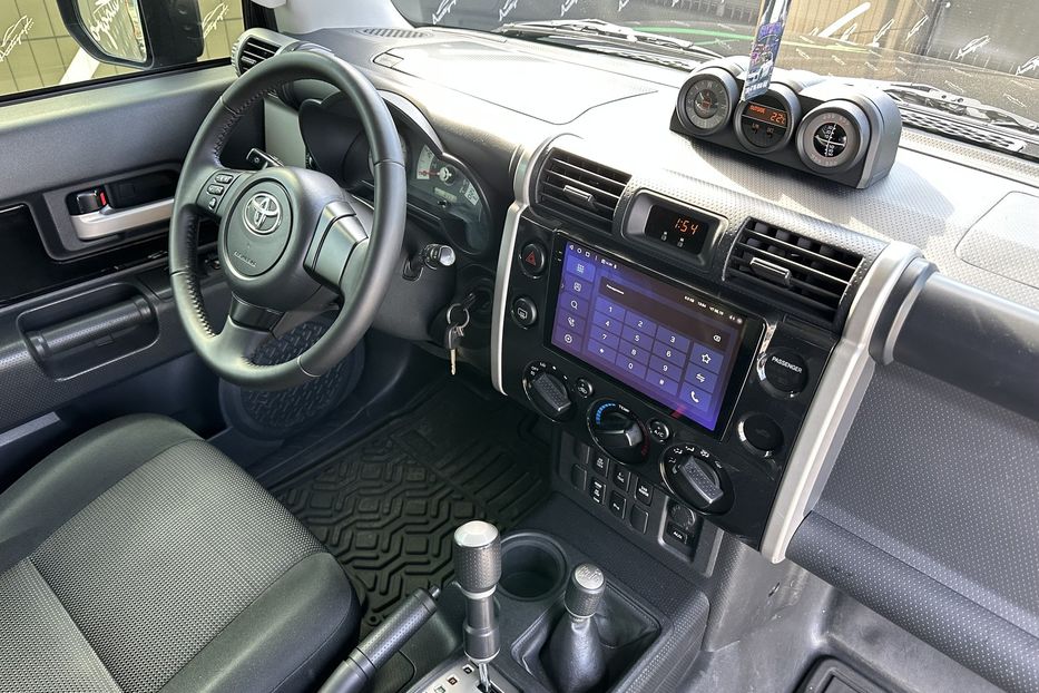 Продам Toyota FJ Cruiser 2008 года в Киеве