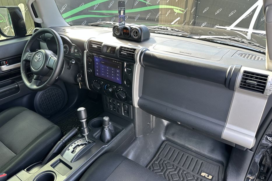 Продам Toyota FJ Cruiser 2008 года в Киеве