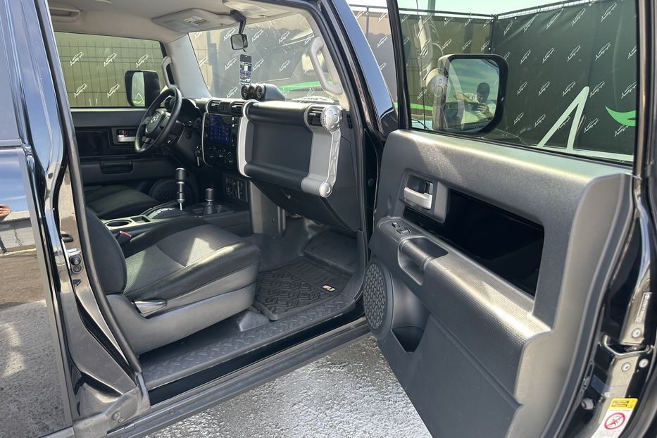 Продам Toyota FJ Cruiser 2008 года в Киеве