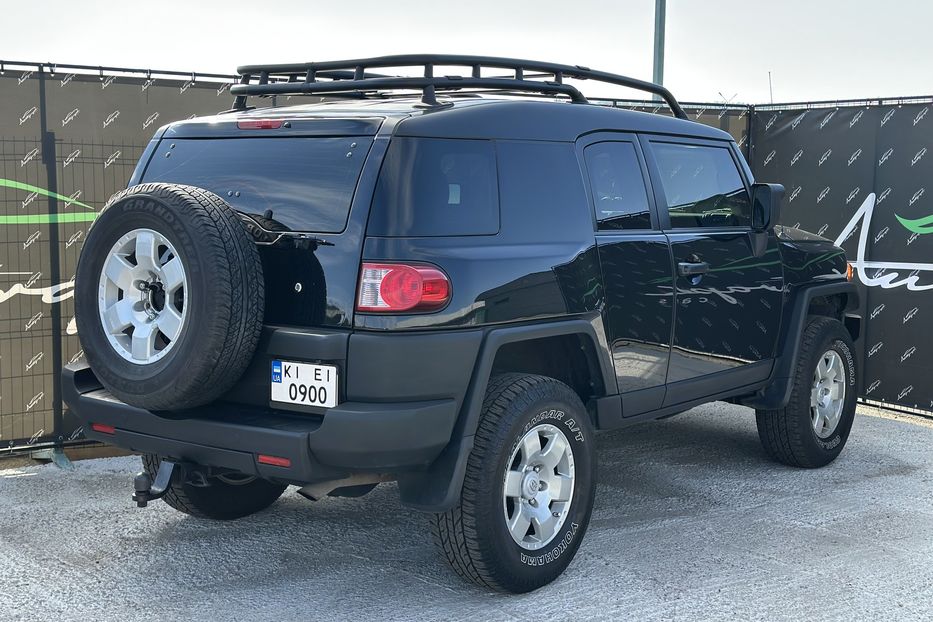 Продам Toyota FJ Cruiser 2008 года в Киеве