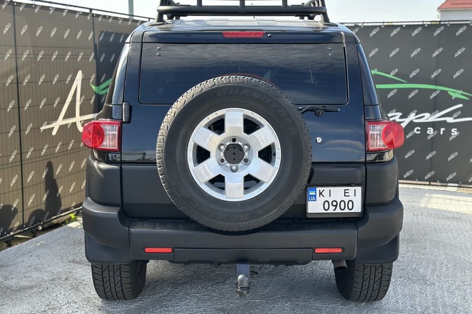 Продам Toyota FJ Cruiser 2008 года в Киеве