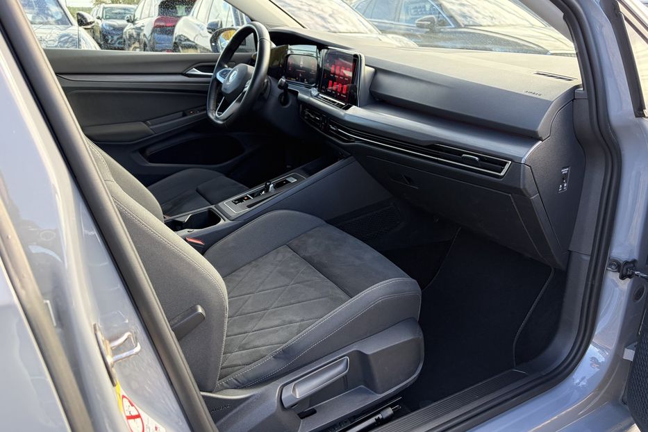 Продам Volkswagen Golf Variant 8, 2.0 TDI 150к/с PRO LED 2022 года в Львове