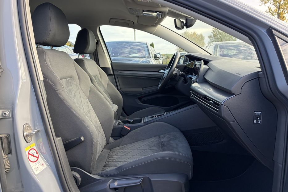 Продам Volkswagen Golf Variant 8, 2.0 TDI 150к/с PRO LED 2022 года в Львове