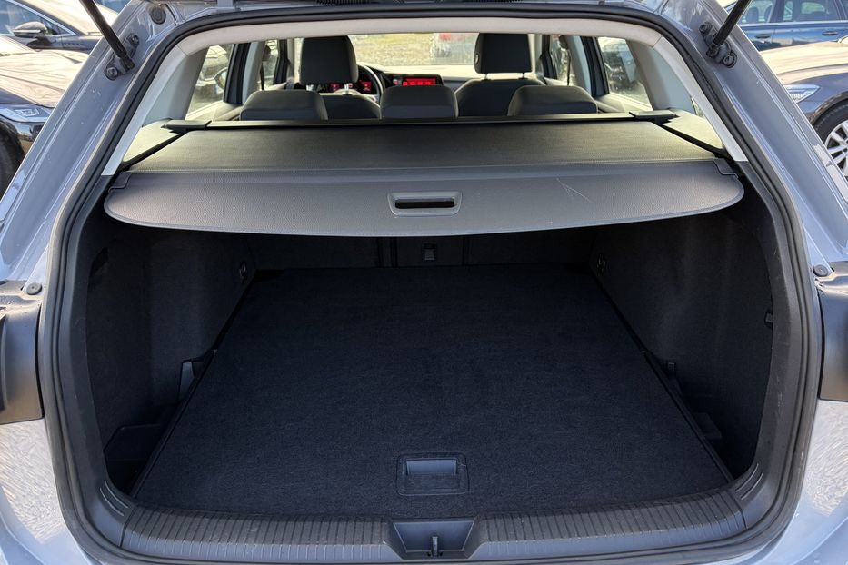 Продам Volkswagen Golf Variant 8, 2.0 TDI 150к/с PRO LED 2022 года в Львове