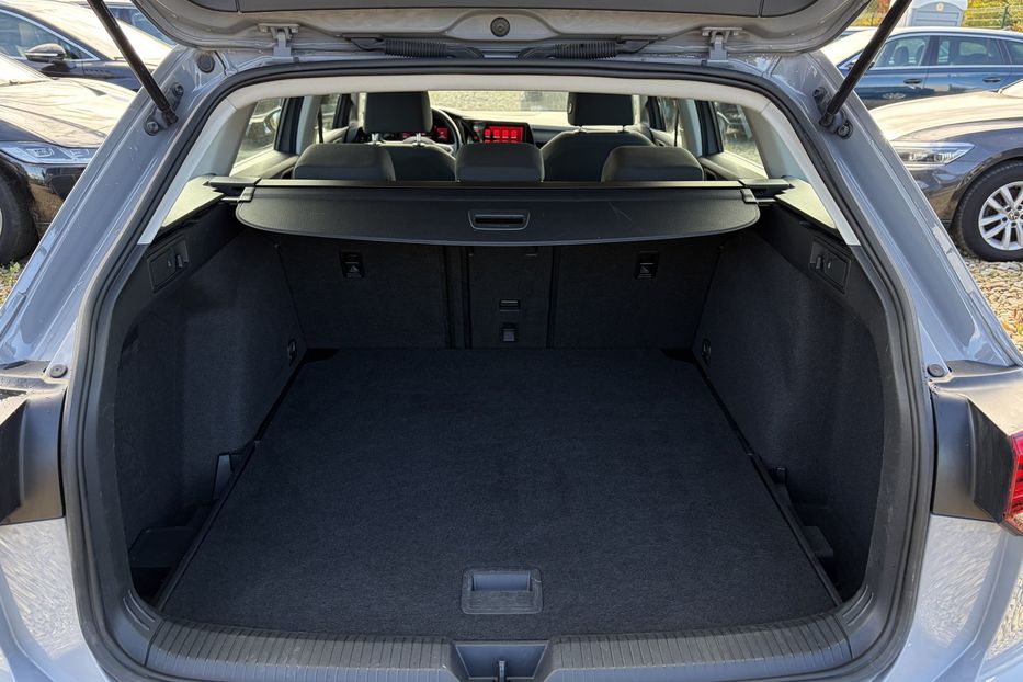 Продам Volkswagen Golf Variant 8, 2.0 TDI 150к/с PRO LED 2022 года в Львове