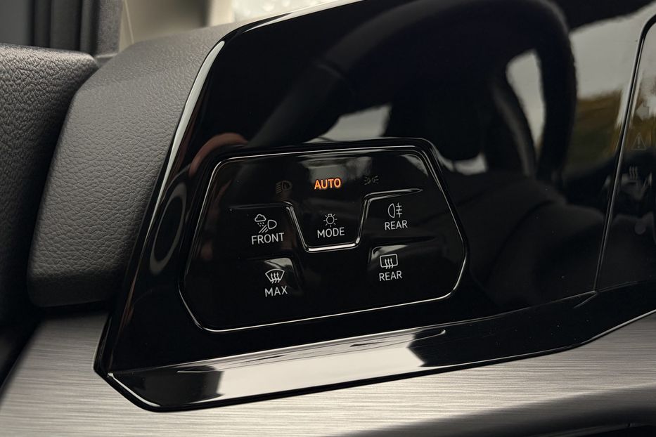 Продам Volkswagen Golf Variant 8, 2.0 TDI 150к/с PRO LED 2022 года в Львове