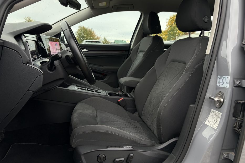 Продам Volkswagen Golf Variant 8, 2.0 TDI 150к/с PRO LED 2022 года в Львове