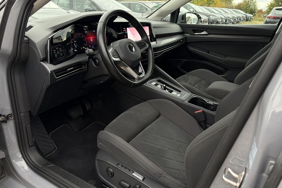 Продам Volkswagen Golf Variant 8, 2.0 TDI 150к/с PRO LED 2022 года в Львове