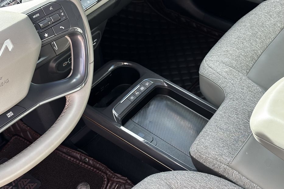 Продам Kia EV6 ЕV5 LAND 2024 года в Львове