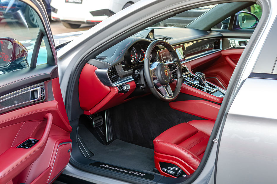 Продам Porsche Panamera GTS 2019 года в Киеве