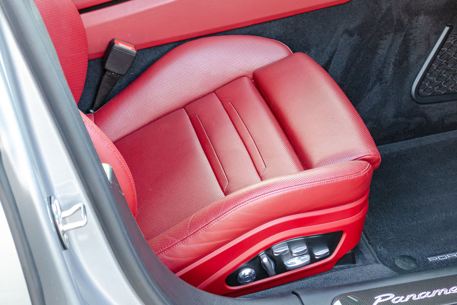 Продам Porsche Panamera GTS 2019 года в Киеве