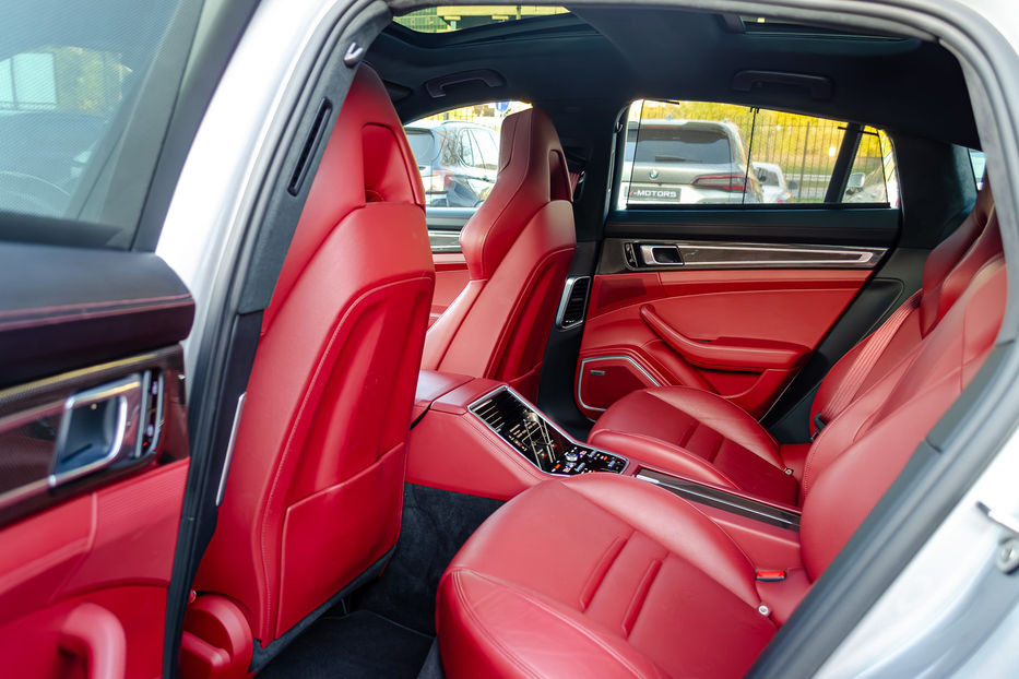 Продам Porsche Panamera GTS 2019 года в Киеве