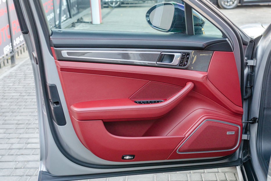 Продам Porsche Panamera GTS 2019 года в Киеве