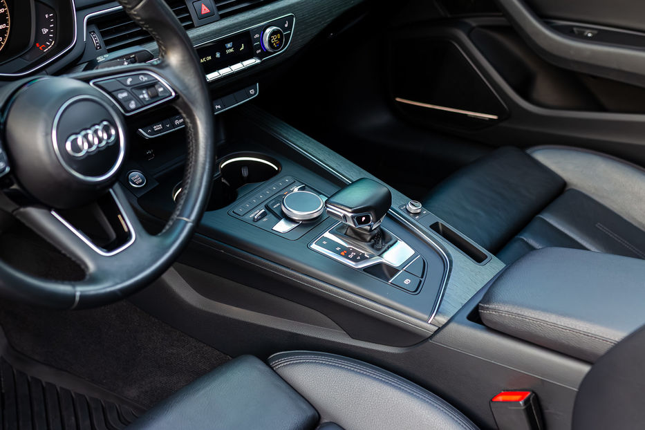 Продам Audi A5 Coupe QUATTRO 2018 года в Киеве