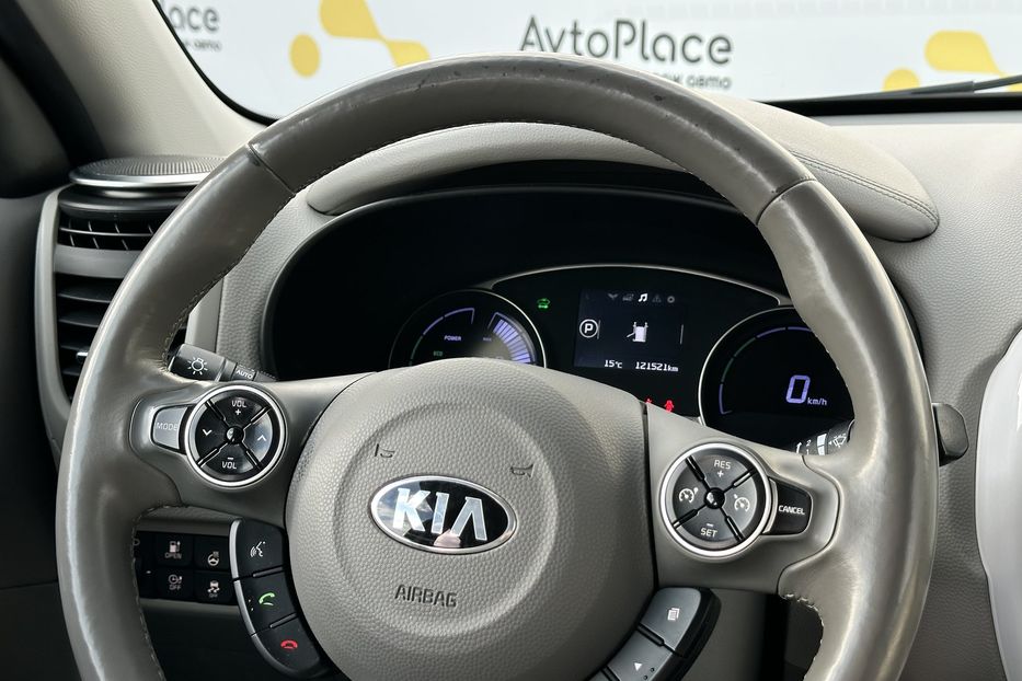 Продам Kia Soul 27 квт 2016 года в Луцке