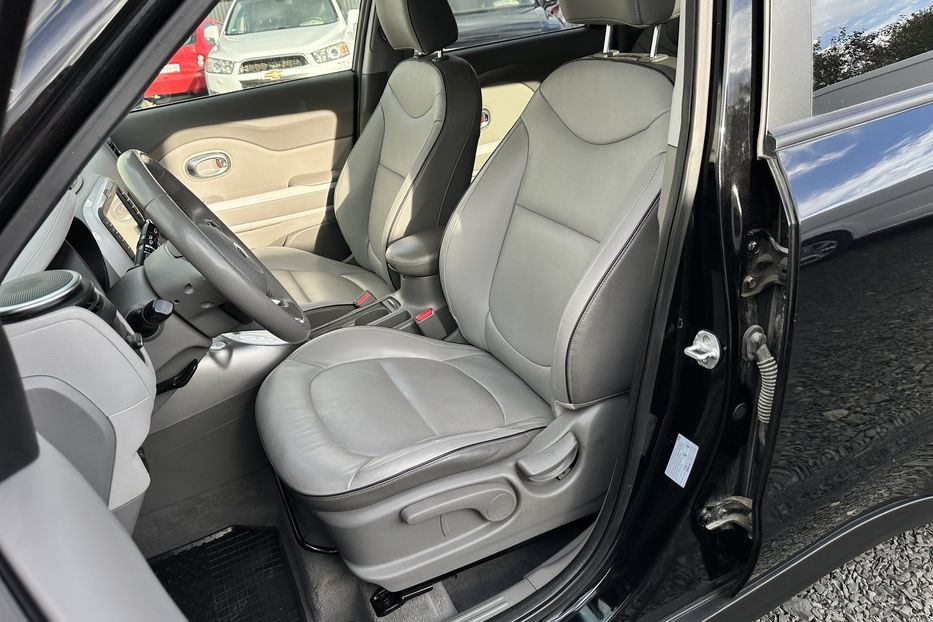 Продам Kia Soul 27 квт 2016 года в Луцке