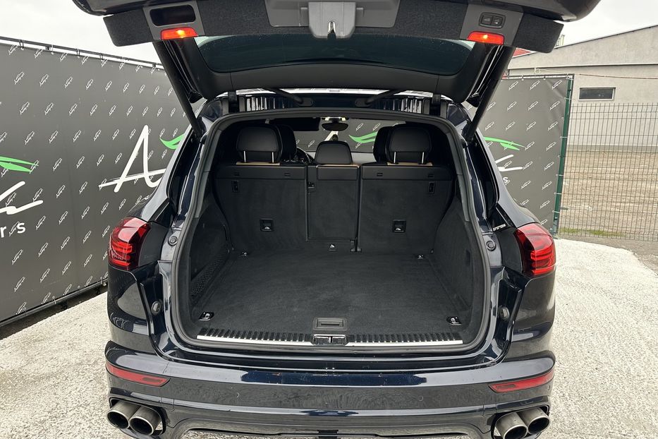 Продам Porsche Cayenne S 2015 года в Киеве
