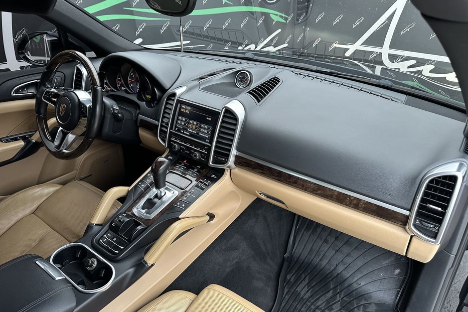 Продам Porsche Cayenne S 2015 года в Киеве