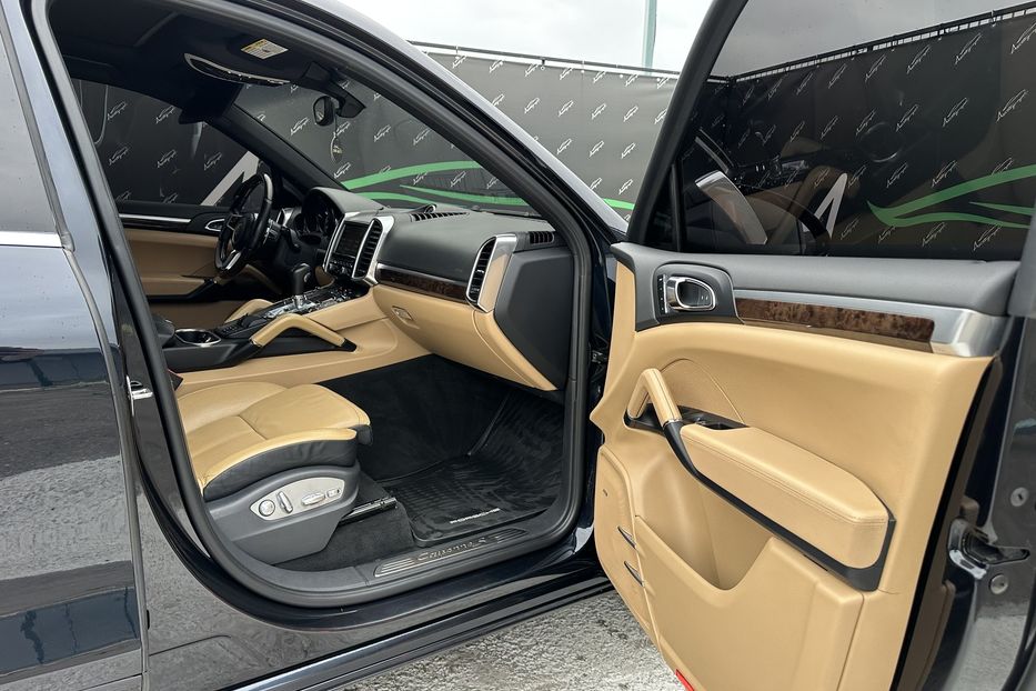 Продам Porsche Cayenne S 2015 года в Киеве