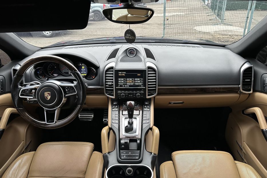 Продам Porsche Cayenne S 2015 года в Киеве