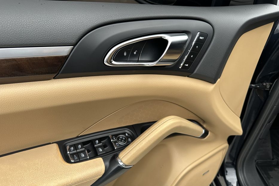 Продам Porsche Cayenne S 2015 года в Киеве