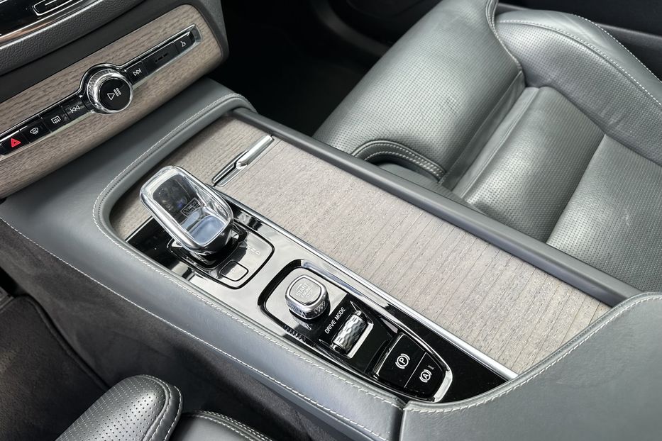 Продам Volvo XC90 2.0D Inscription MHEV 2020 года в Киеве