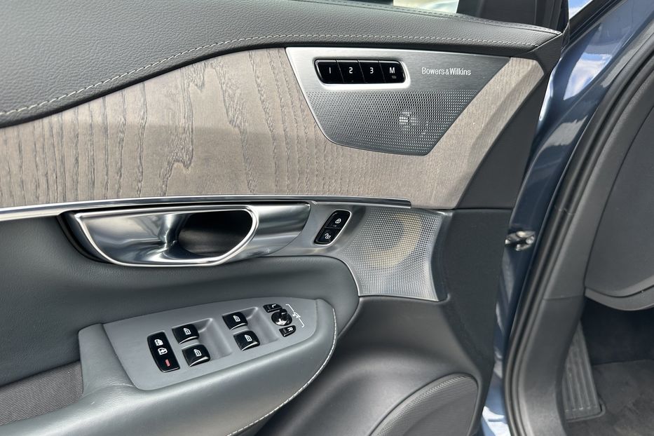 Продам Volvo XC90 2.0D Inscription MHEV 2020 года в Киеве
