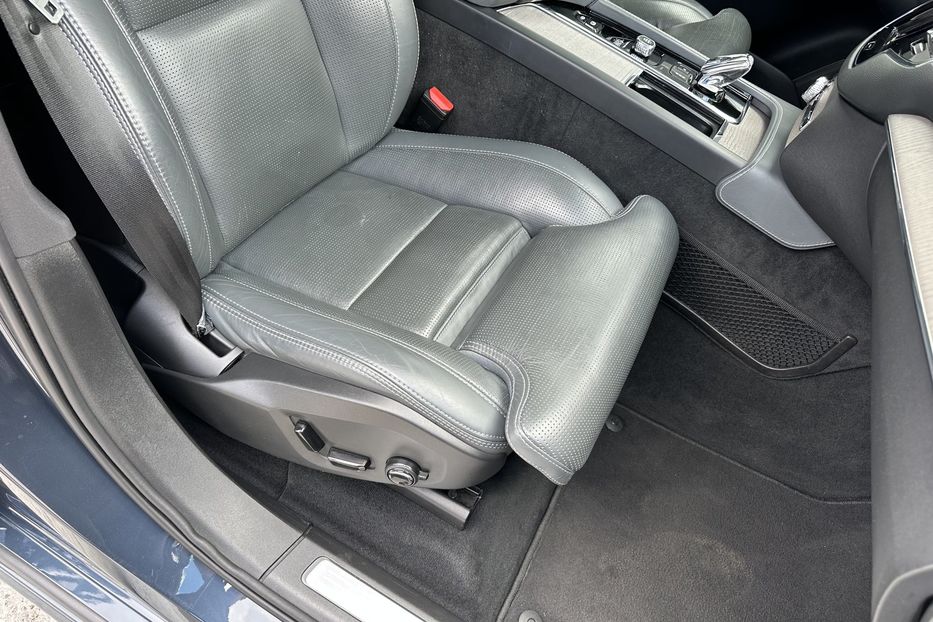 Продам Volvo XC90 2.0D Inscription MHEV 2020 года в Киеве