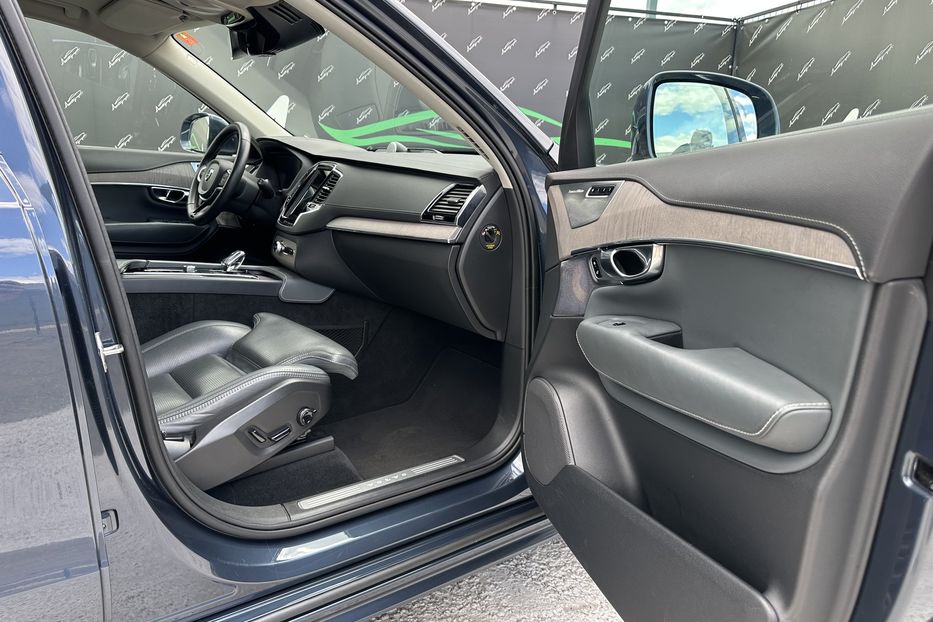 Продам Volvo XC90 2.0D Inscription MHEV 2020 года в Киеве