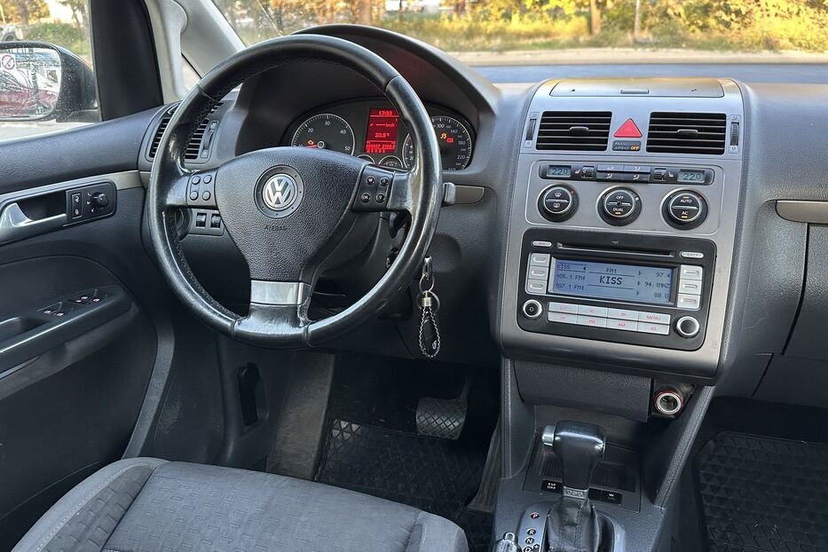 Продам Volkswagen Touran Comfortline TDI 2007 года в Николаеве