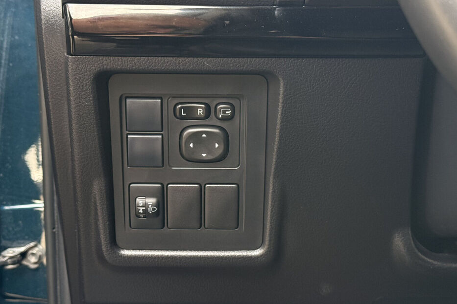 Продам Toyota Land Cruiser Prado J150 2017 року у Києві