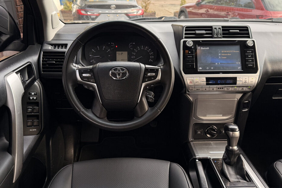 Продам Toyota Land Cruiser Prado J150 2017 року у Києві