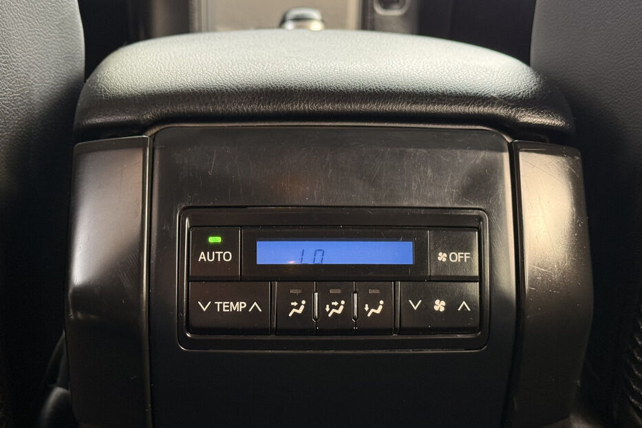 Продам Toyota Land Cruiser Prado J150 2017 року у Києві