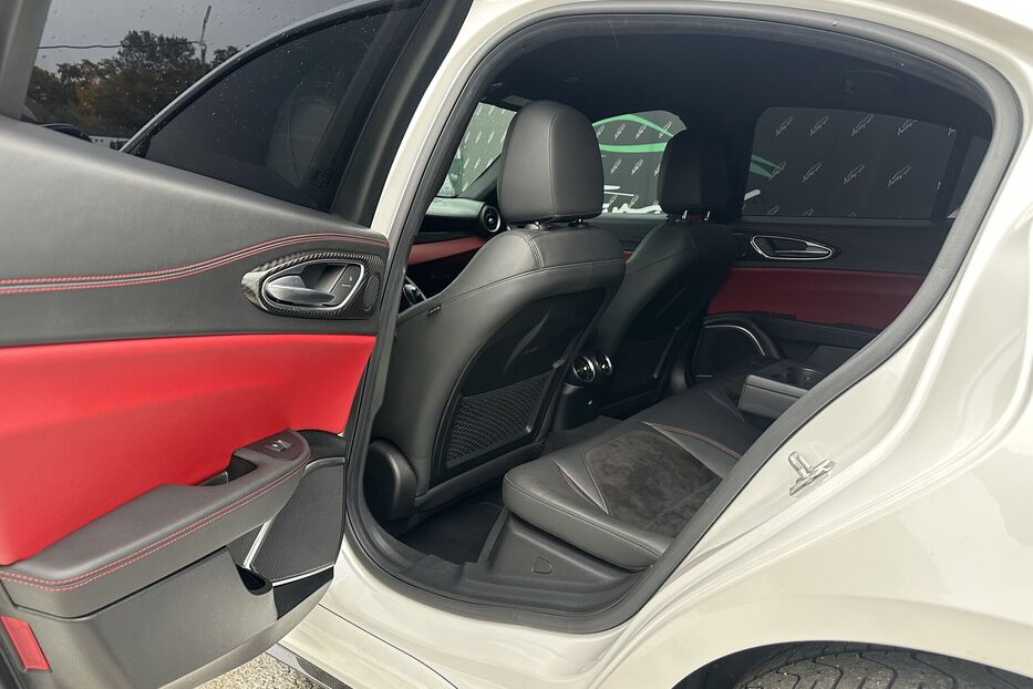 Продам Alfa Romeo Giulia Quadricoglio 2.9 Biturbo 2018 року у Києві