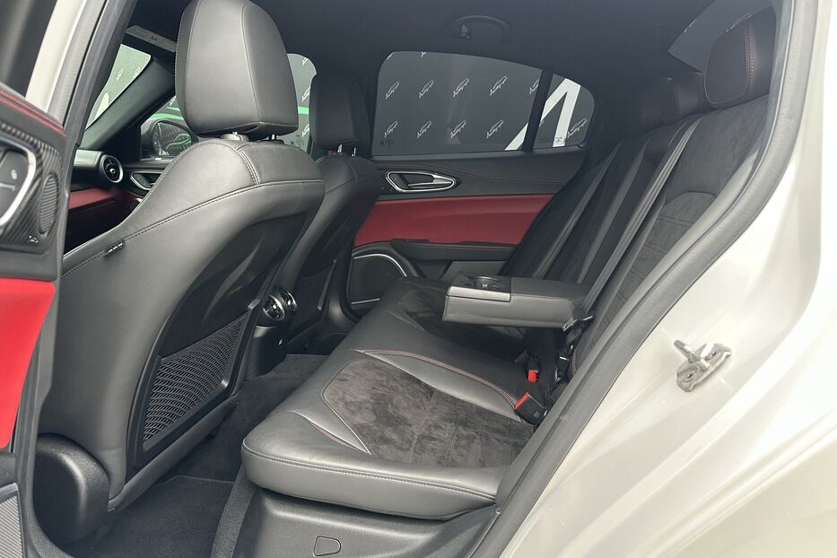 Продам Alfa Romeo Giulia Quadricoglio 2.9 Biturbo 2018 року у Києві