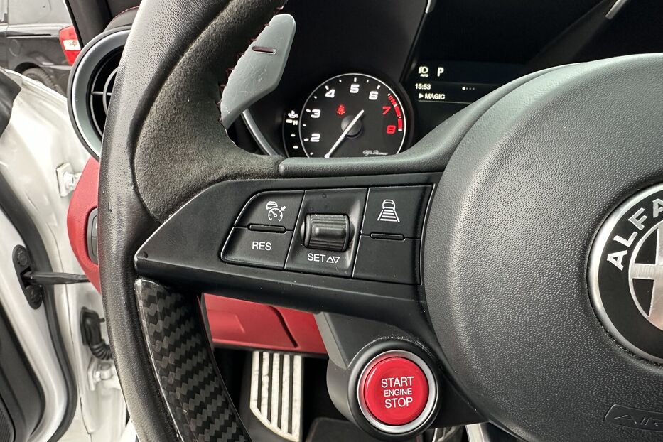 Продам Alfa Romeo Giulia Quadricoglio 2.9 Biturbo 2018 року у Києві