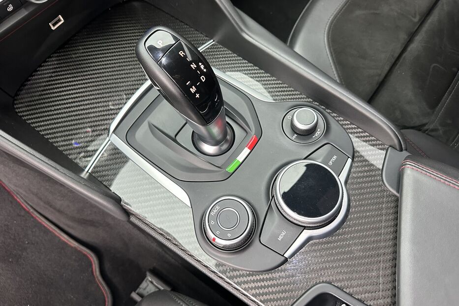 Продам Alfa Romeo Giulia Quadricoglio 2.9 Biturbo 2018 року у Києві